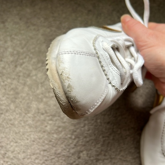 Nike white leather tennis or cheerleading sneakers - Picture 3 of 13